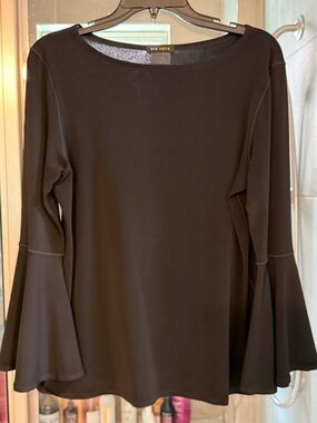 Eva Varro Black Crew Neck Top with Ruffle Sleeves